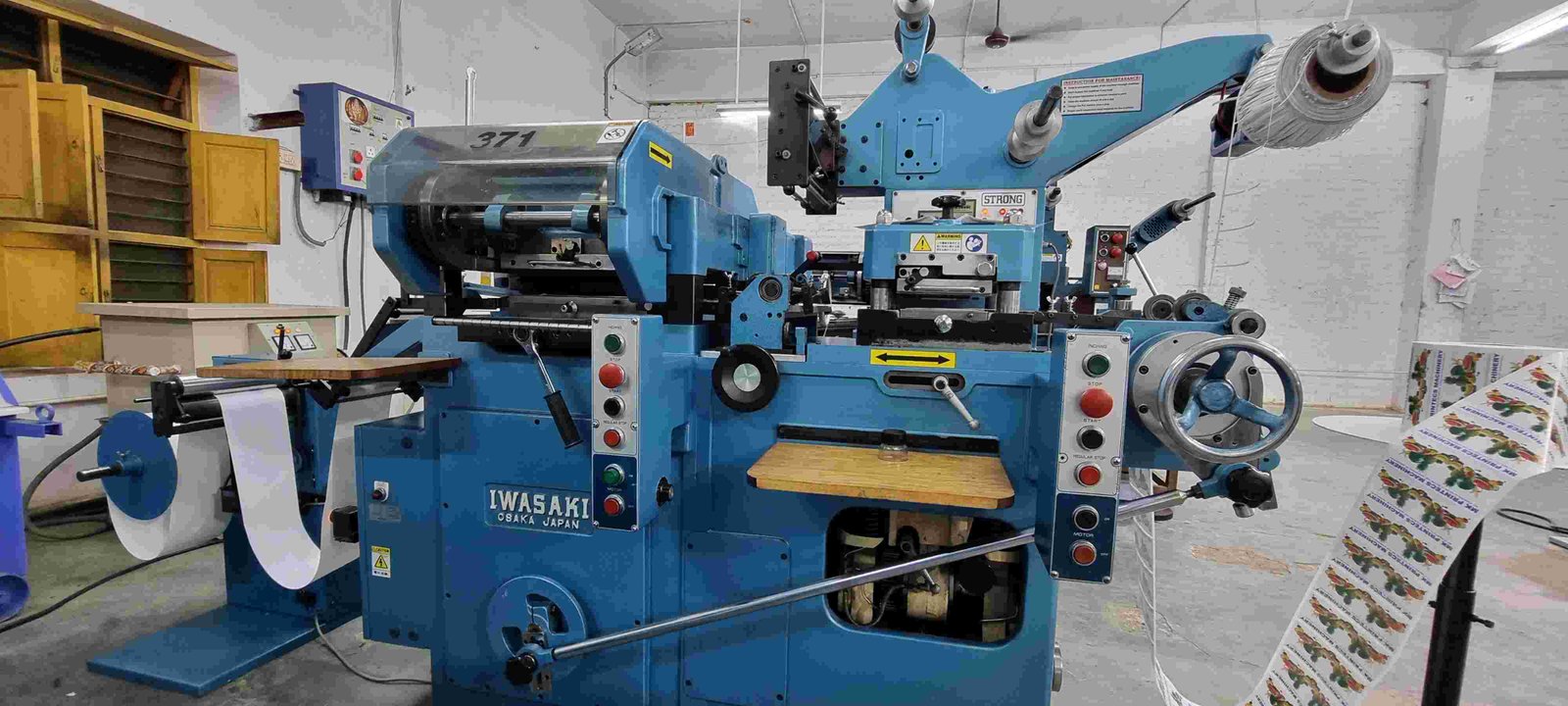 FOR SALE - IWASAKI STRONG LD 200 JAPANESE FLATBED LABEL PRINTING MACHINE | OFFER FROM MK PRINTECS MACHINERY | +91 9842985143 & 8531010853